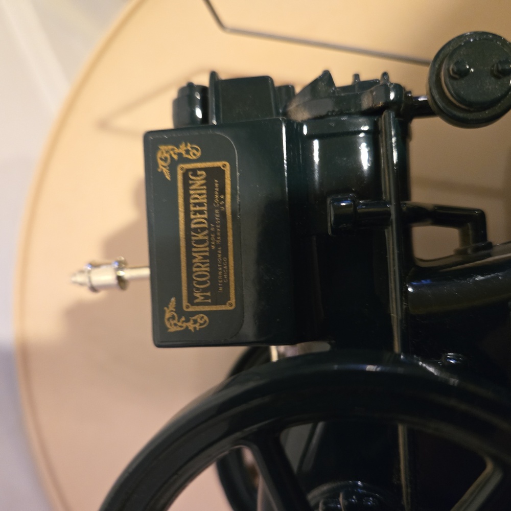 McCormick Deering Model M Vintage Gasoline Engine, Die-Cast Metal Replica - Picture 7 of 10